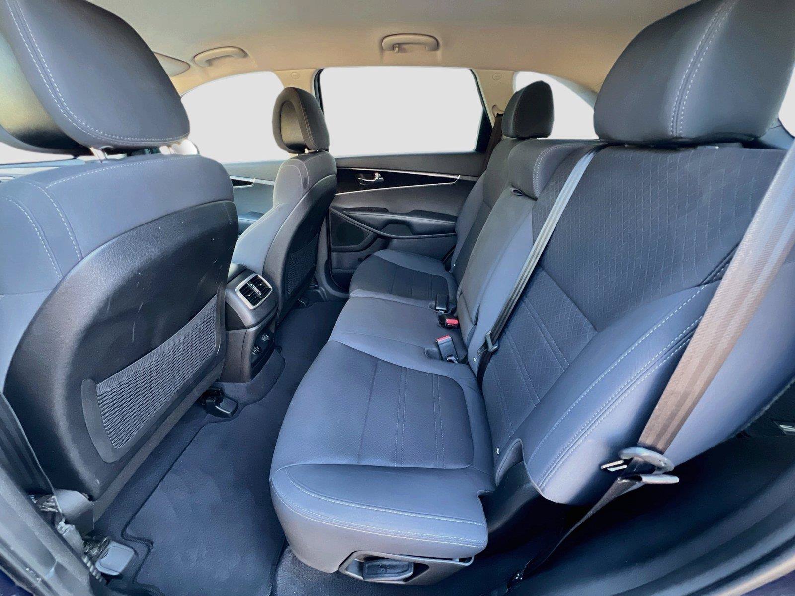 Used 2016 Kia Sorento FWD image 11