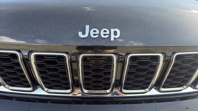 Used 2022 Jeep Grand Cherokee L Limited image 28