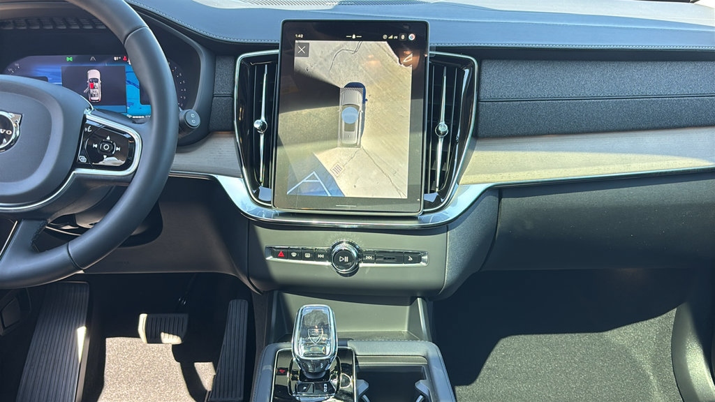 New 2027 Volvo XC90 B6 Plus AWD/4WD image 6
