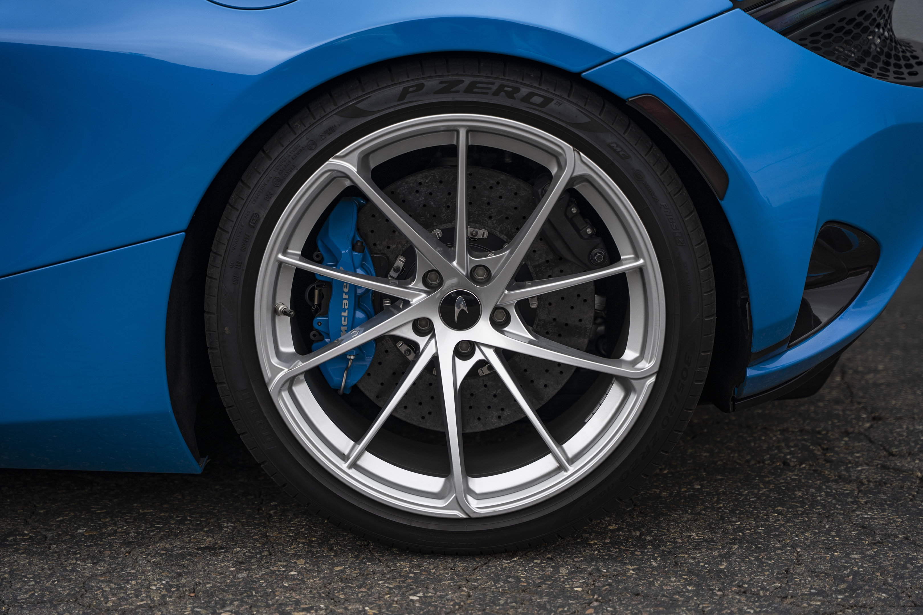 Used 2026 McLaren 750S Spider RWD image 22