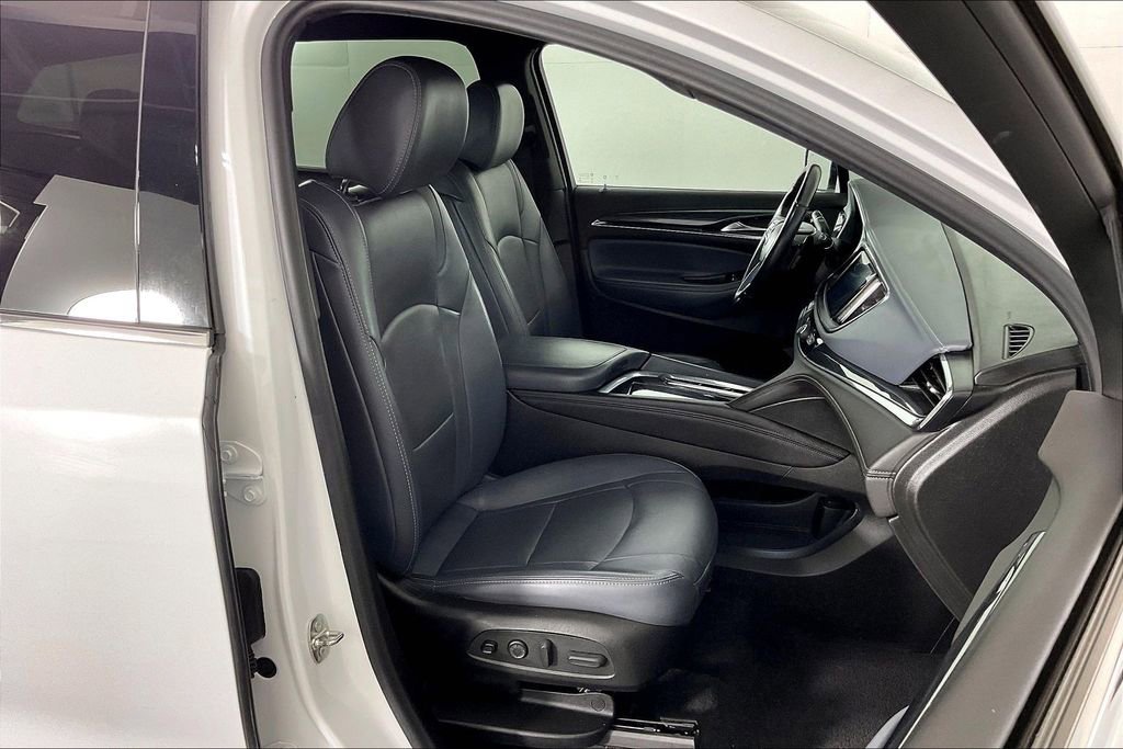Used 2022 Buick Enclave Premium image 10