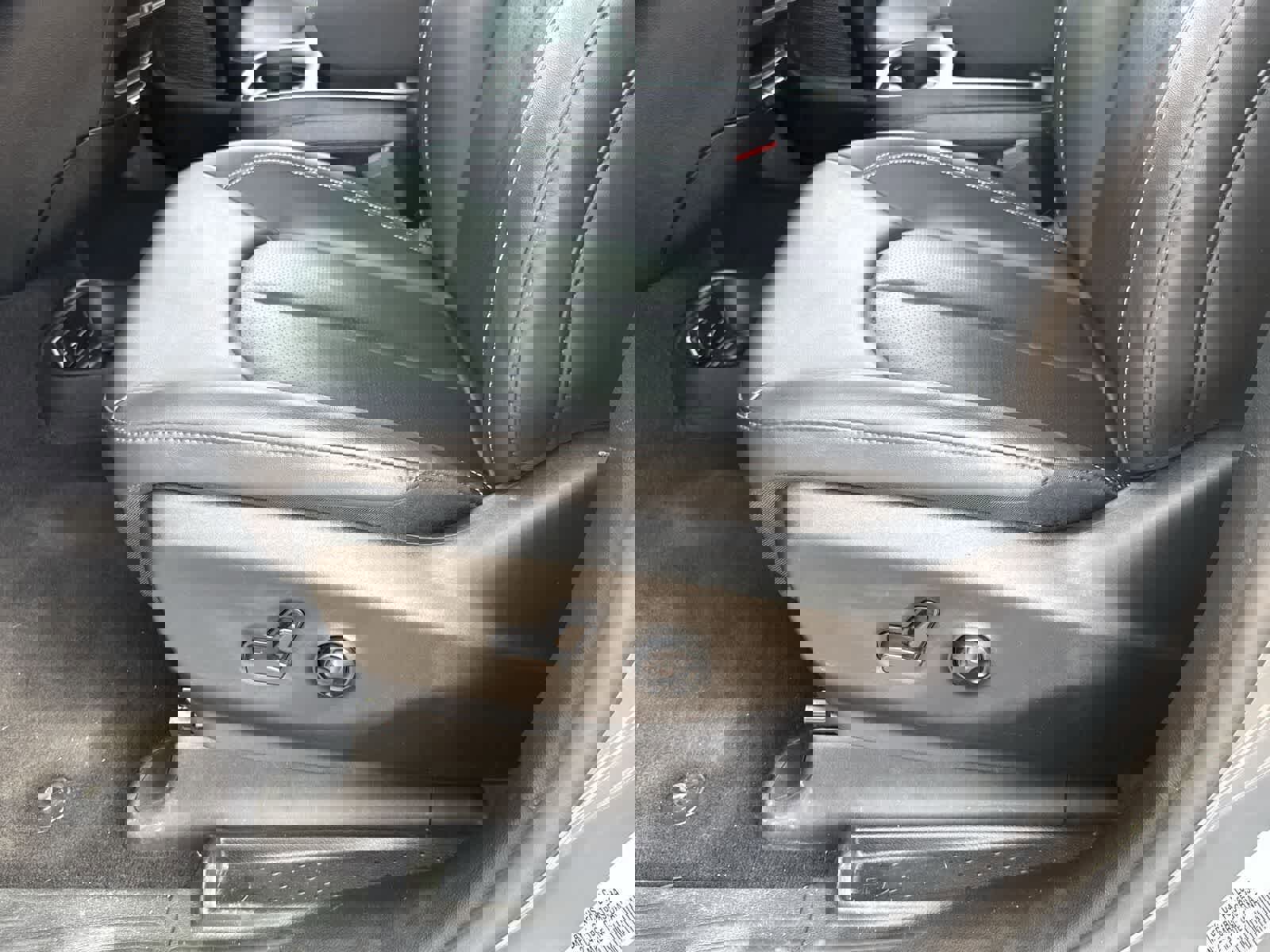 Used 2025 Chrysler Pacifica Select FWD image 19