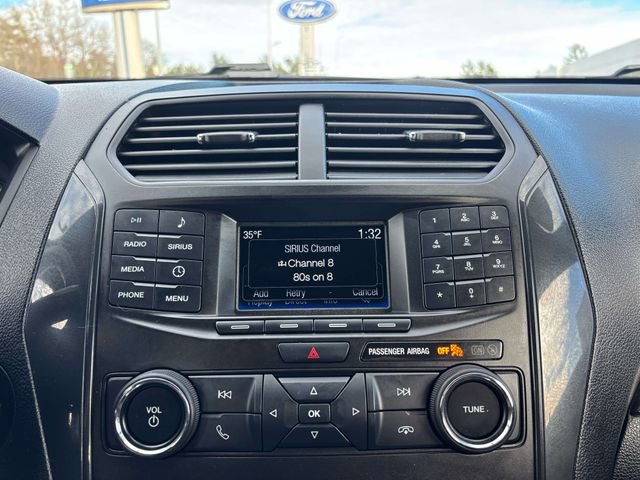 Used 2018 Ford Explorer XLT image 24