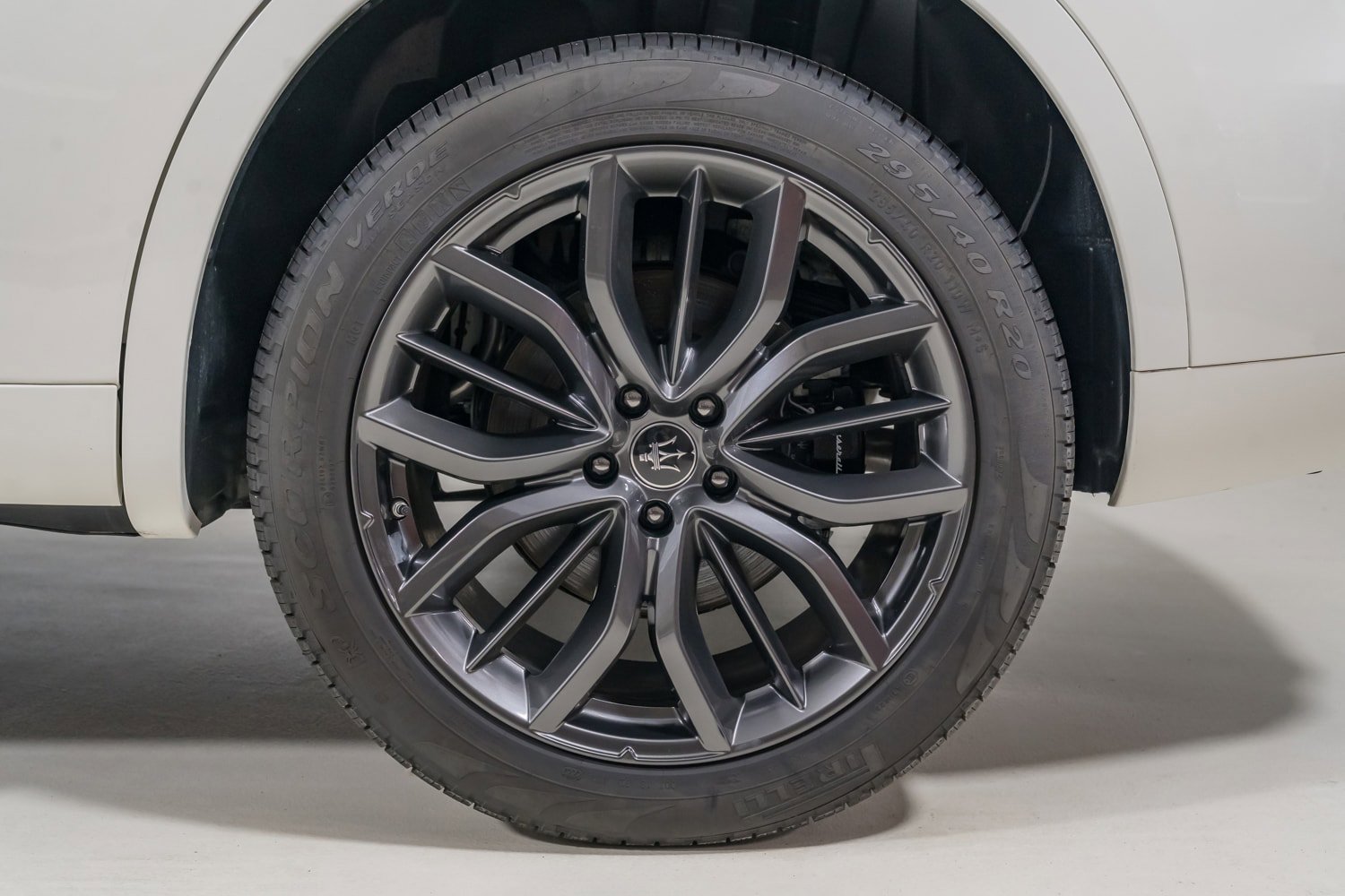 Used 2024 Maserati Levante GT Ultima AWD/4WD image 12