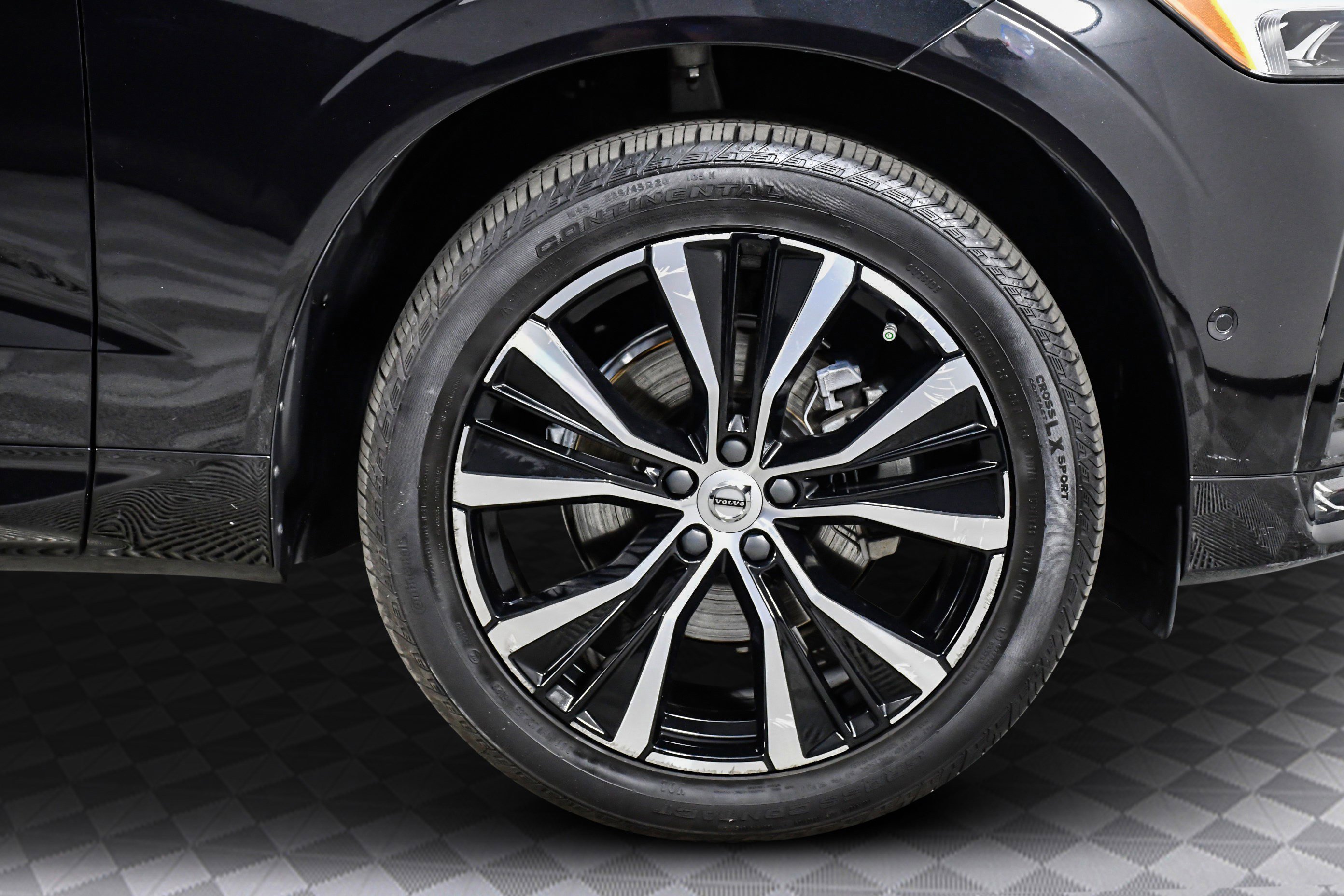 Used 2024 Volvo XC60 B5 Plus image 30