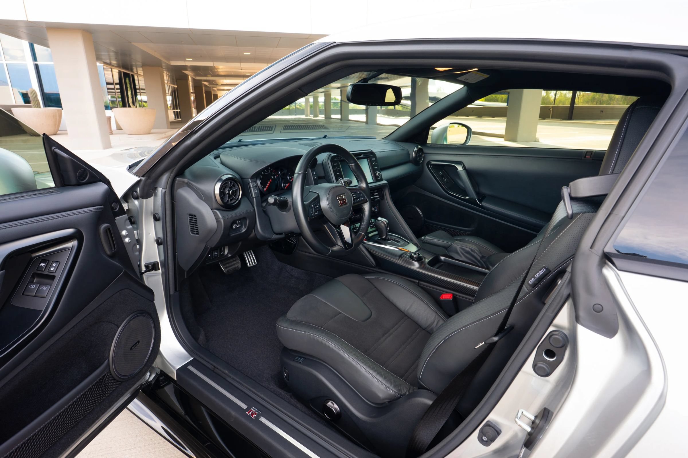 Used 2024 Nissan GT-R Premium w/ Floor Mat Package AWD/4WD image 31