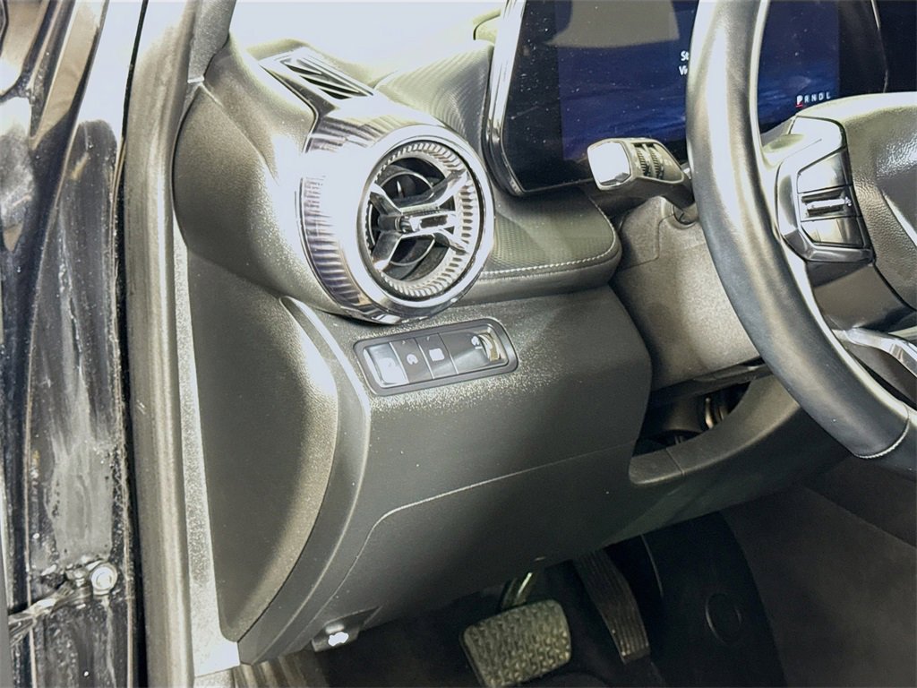 Used 2025 Chevrolet Equinox LT w/ Convenience Package II image 8