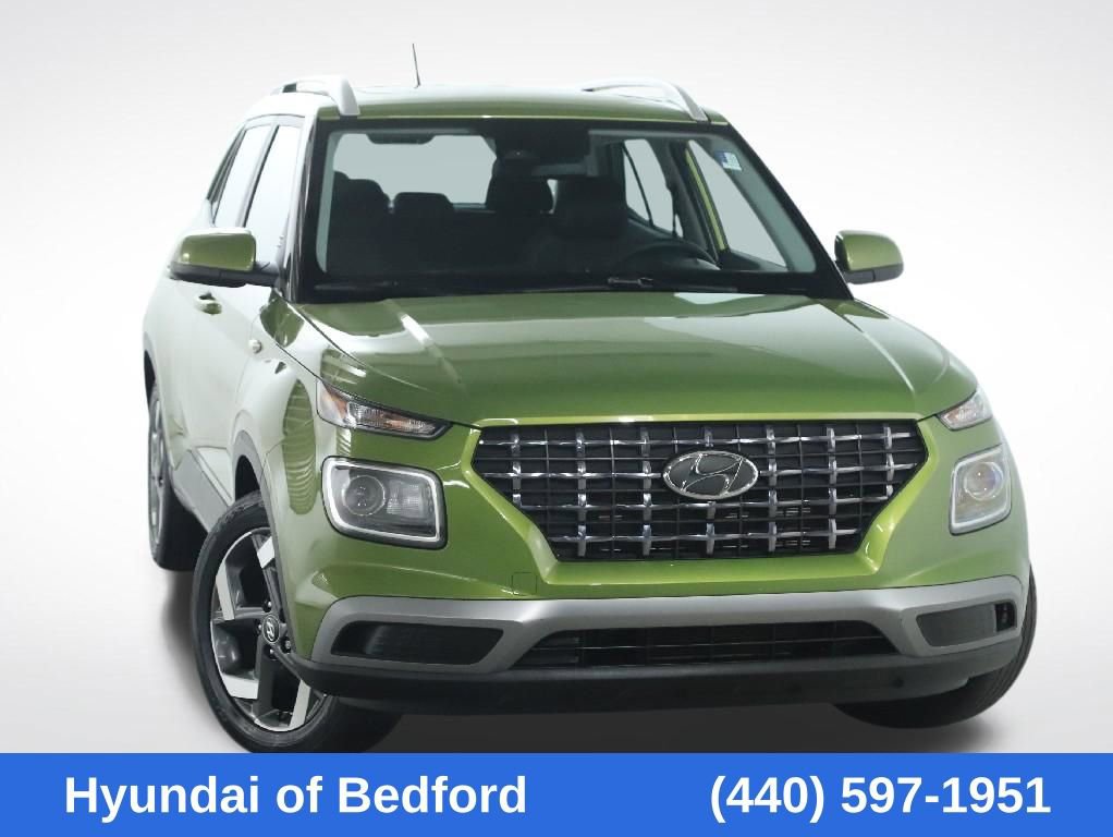 Used 2023 Hyundai Venue SEL FWD image 1