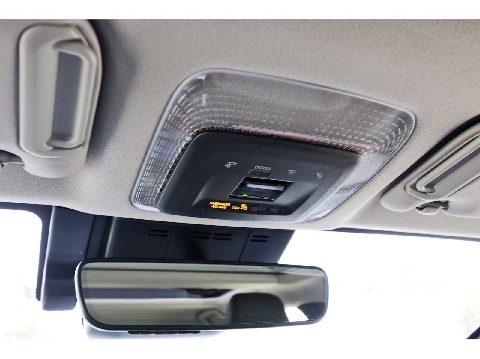 Used 2025 Toyota Prius XSE image 21