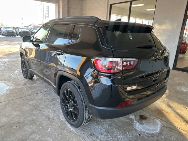 New 2026 Jeep Compass Latitude w/ Sun and Sound Group AWD/4WD image 3