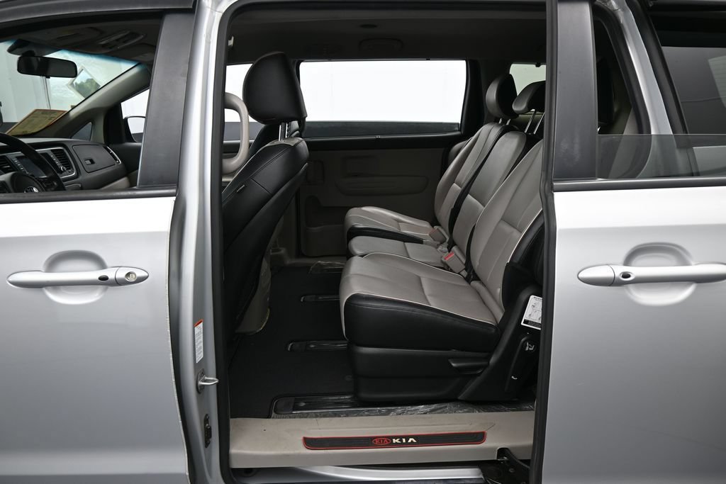 Used 2021 Kia Sedona EX FWD image 30