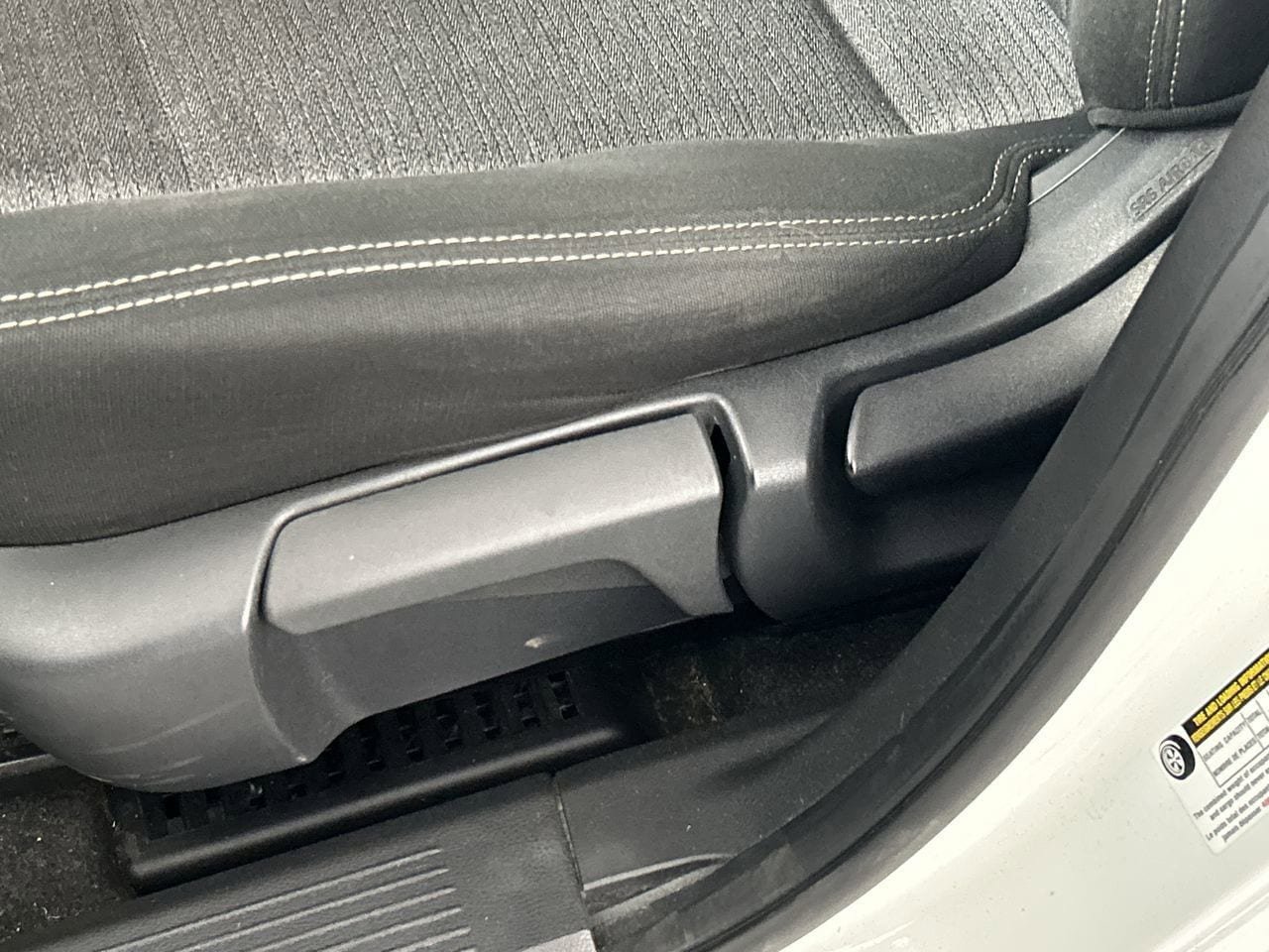 Used 2022 Nissan Rogue S FWD image 19