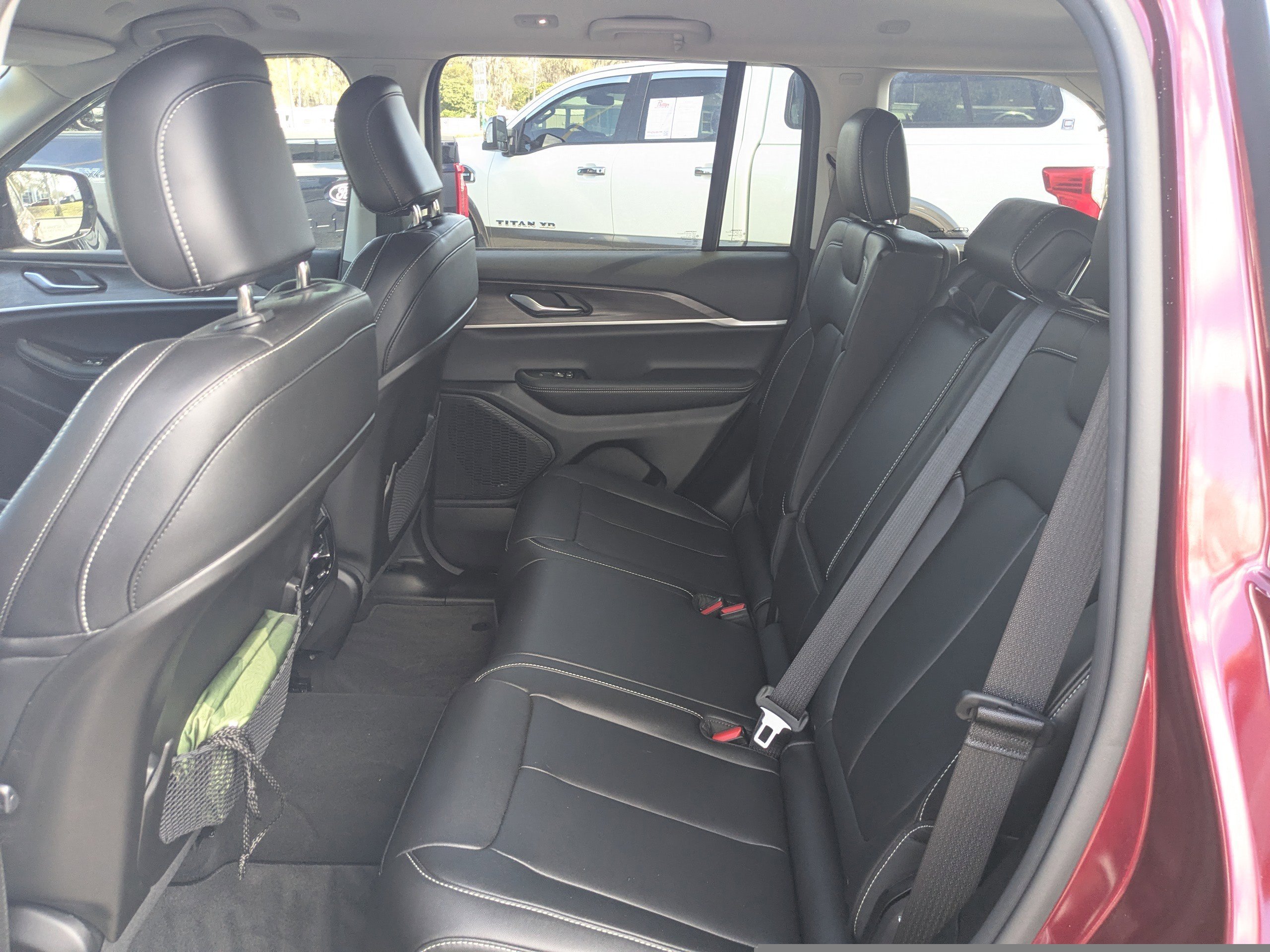 Used 2023 Jeep Grand Cherokee Limited RWD image 13