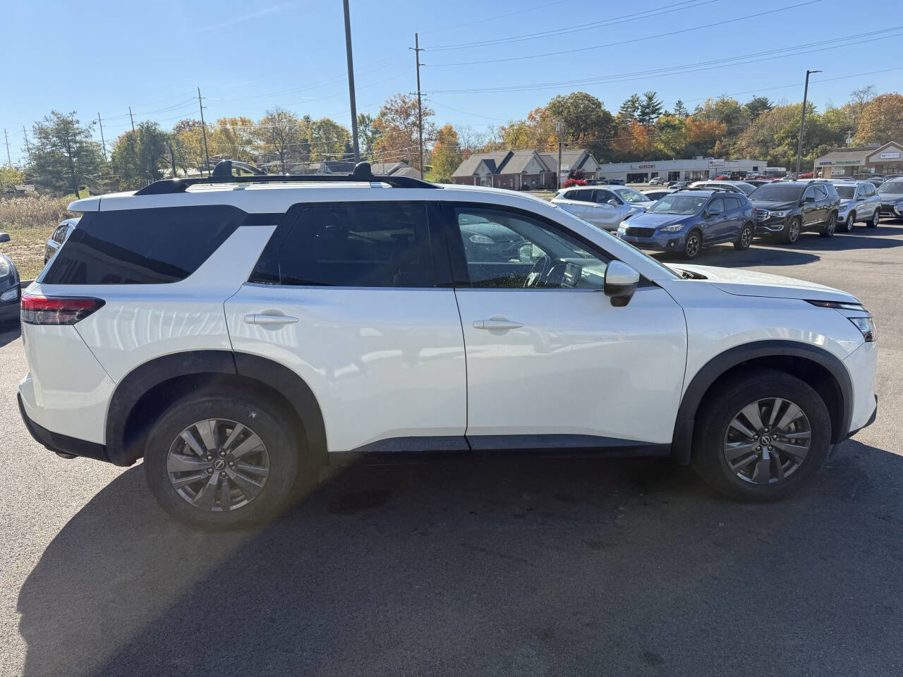 Used 2022 Nissan Pathfinder SV image 7