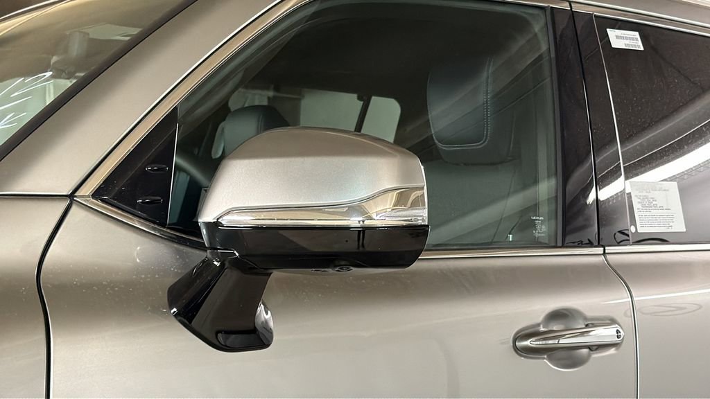 New 2026 Lexus LX 700h Luxury image 5