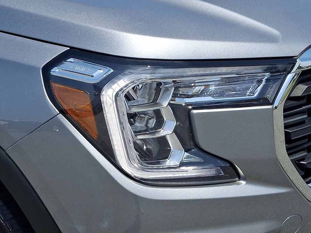Certified 2023 GMC Terrain SLE w/ Driver Convenience Package FWD image 9