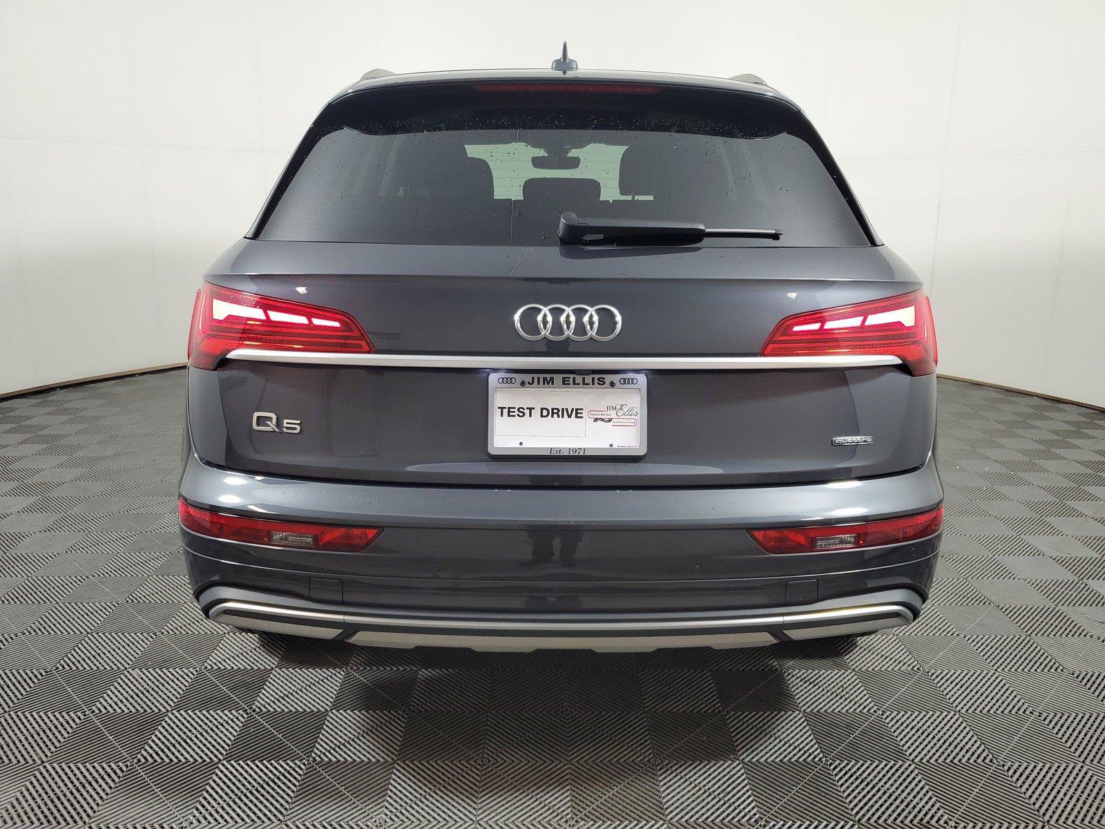 Used 2023 Audi Q5 2.0T Premium Plus w/ Premium Plus Package AWD/4WD image 6