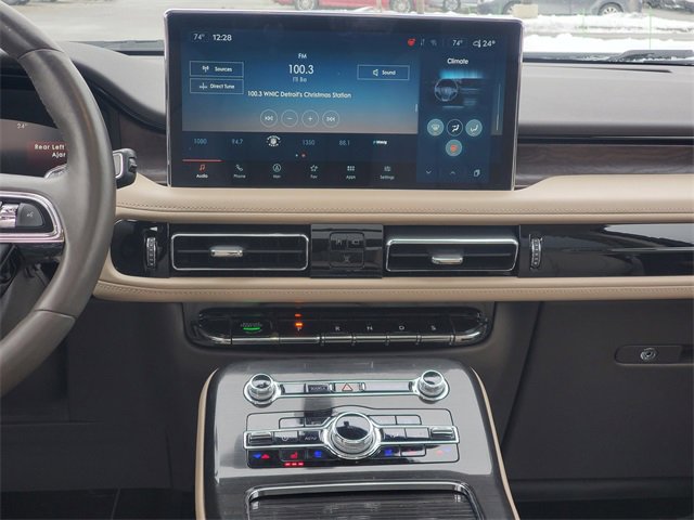 Used 2022 Lincoln Nautilus Reserve image 33