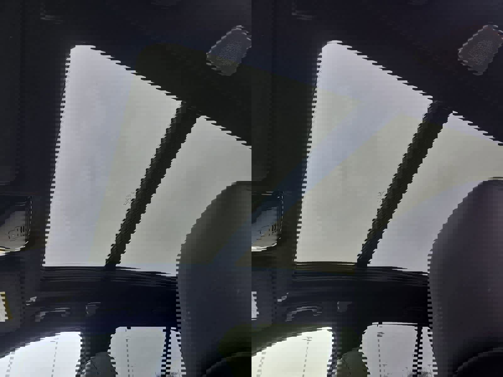 Used 2020 BMW X5 M Competition w/ Executive Package image 16