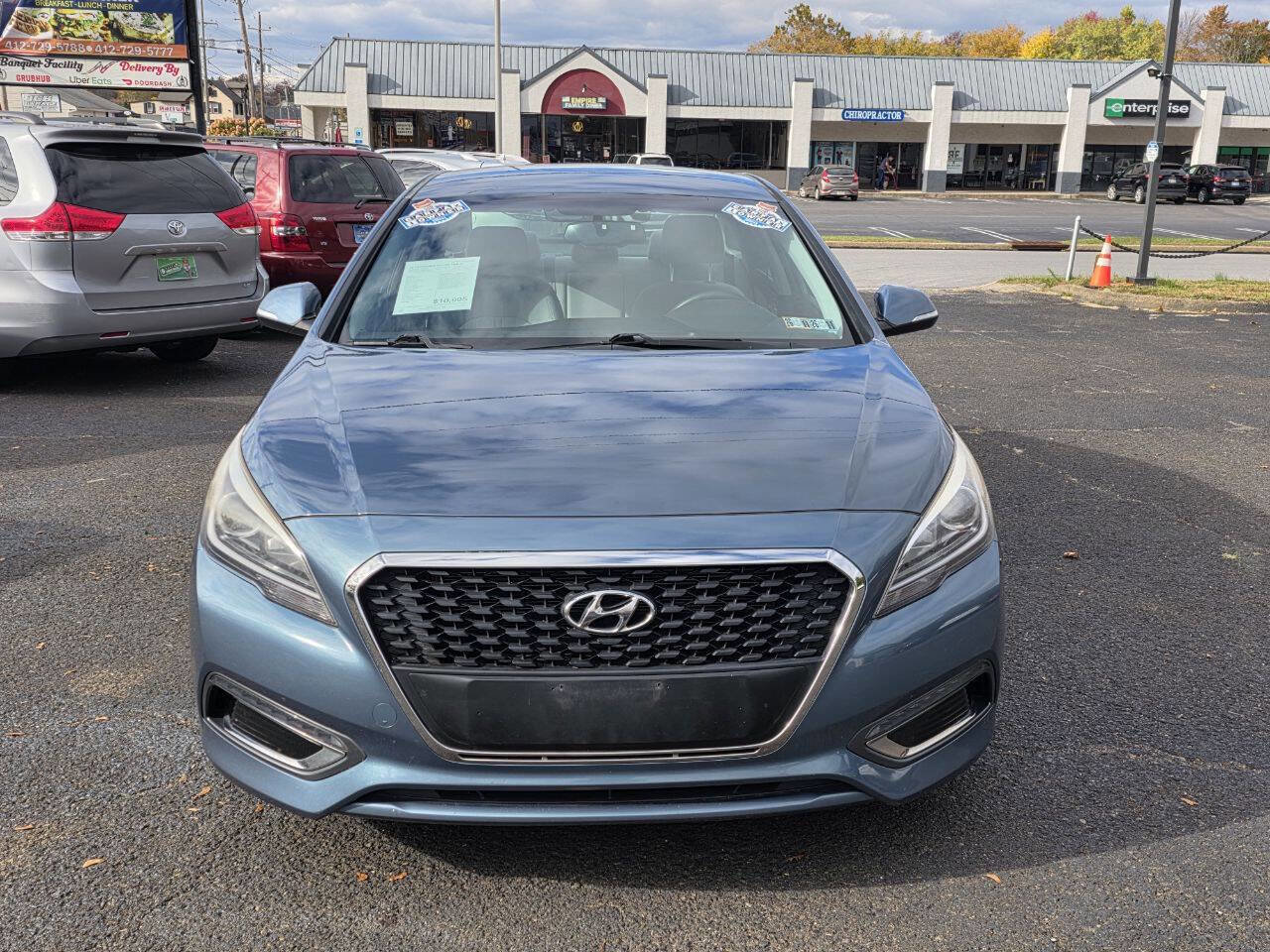 Used 2016 Hyundai Sonata SE image 2