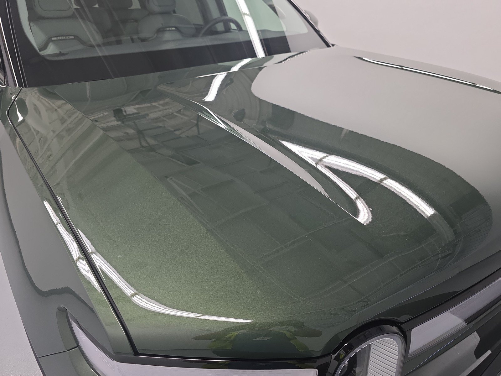 Used 2024 Rivian R1S Adventure AWD/4WD image 35