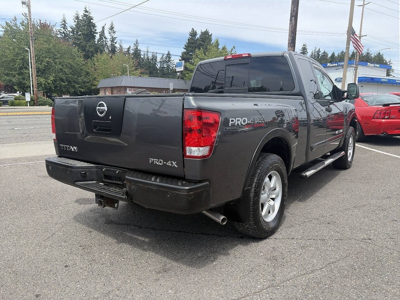 Used 2011 Nissan Titan PRO-4X AWD/4WD image 5