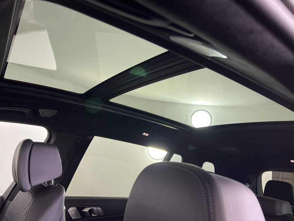 Certified 2023 BMW X7 M60i w/ Executive Package image 25