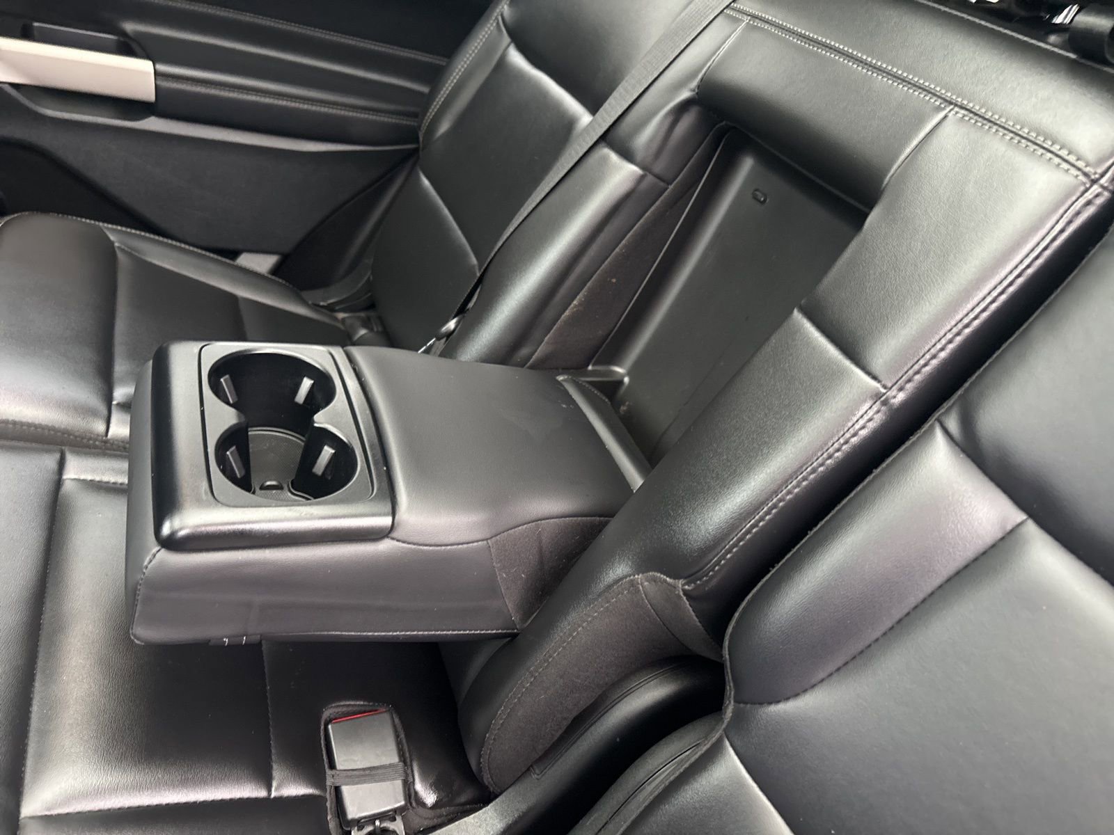 Certified 2022 Ford Explorer XLT w/ Equipment Group 202A image 39