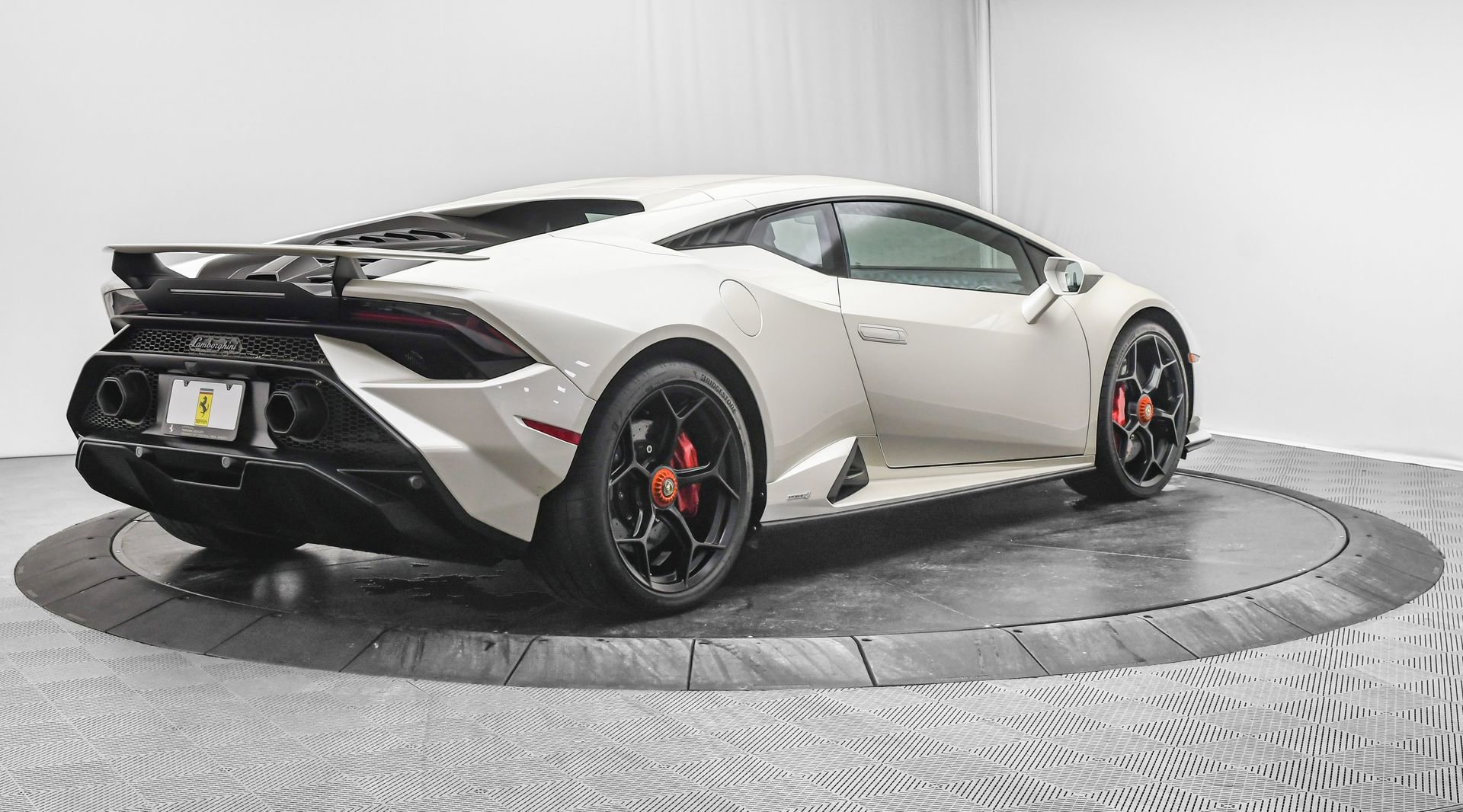 Used 2023 Lamborghini Huracan Tecnica image 7