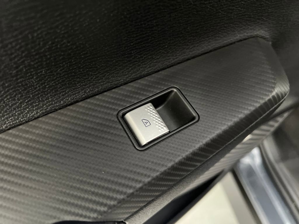 Used 2025 Mitsubishi Outlander SE AWD/4WD image 17