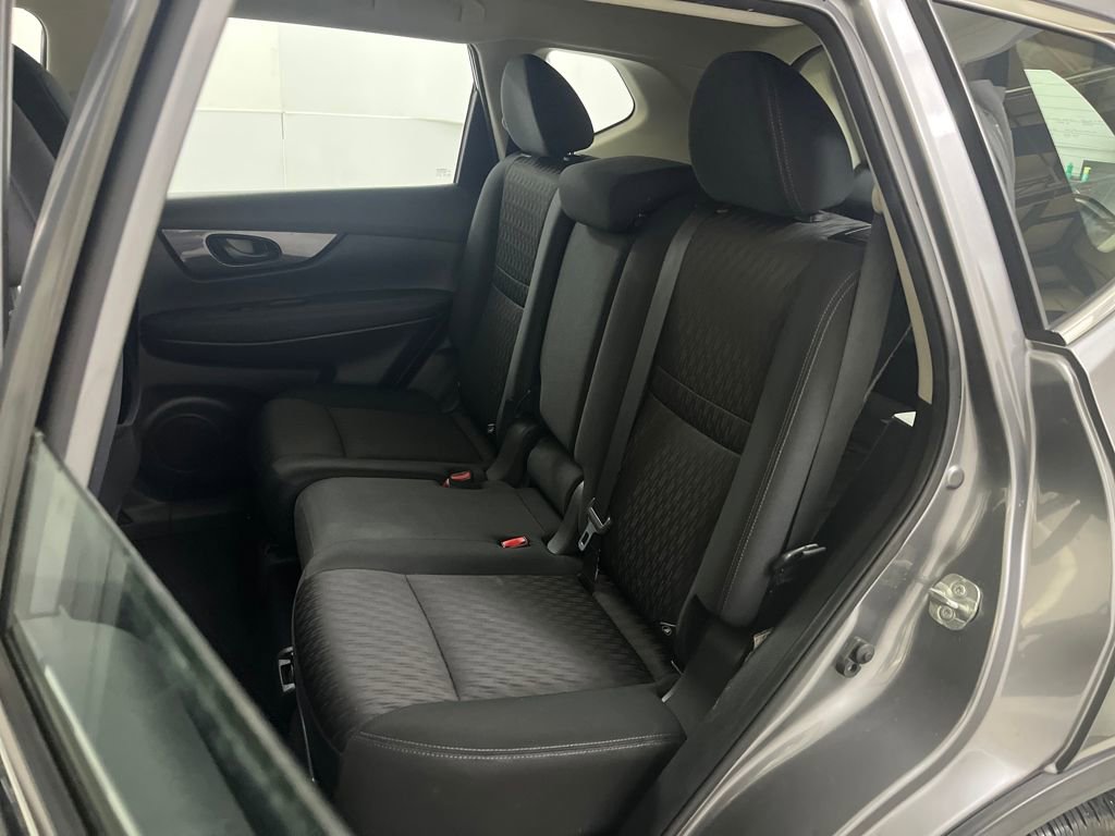 Used 2019 Nissan Rogue S image 20