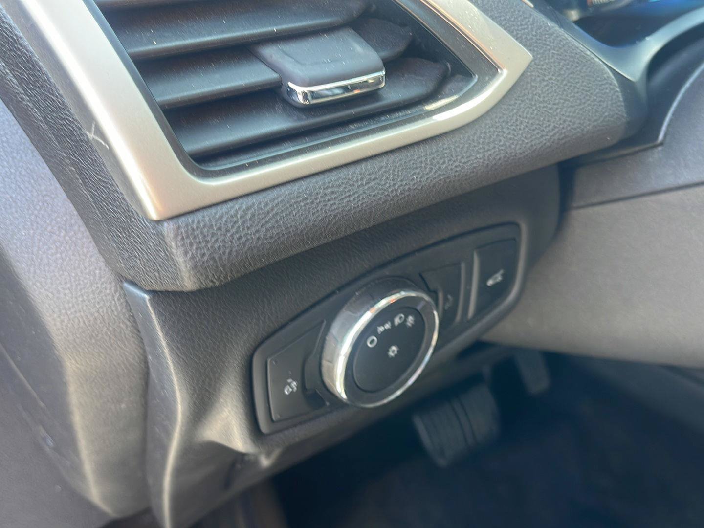 Used 2013 Lincoln MKZ FWD image 15