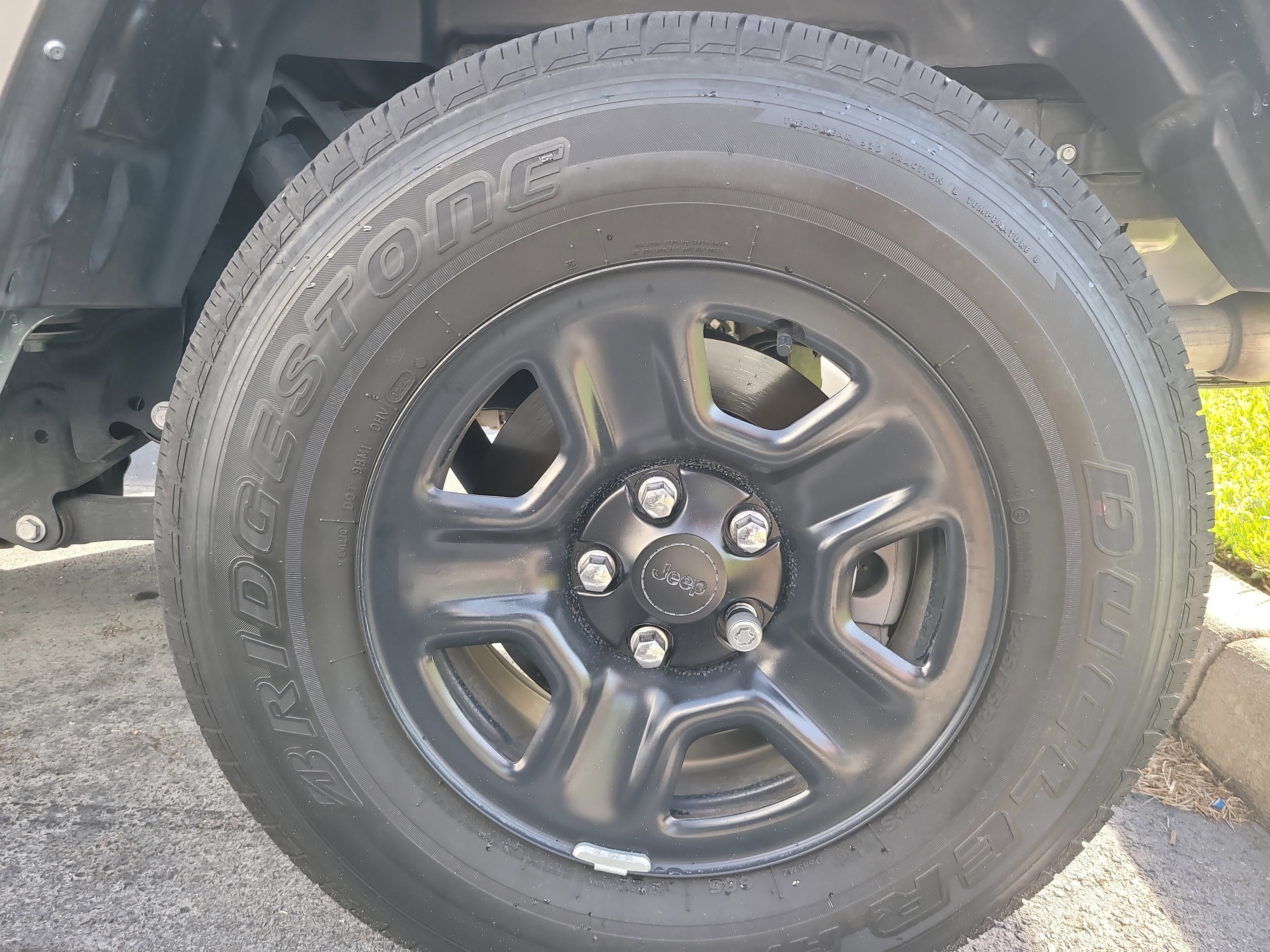 Used 2024 Jeep Gladiator Sport image 7