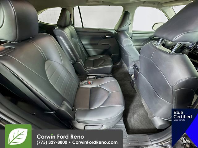Used 2023 Toyota Highlander XLE image 32