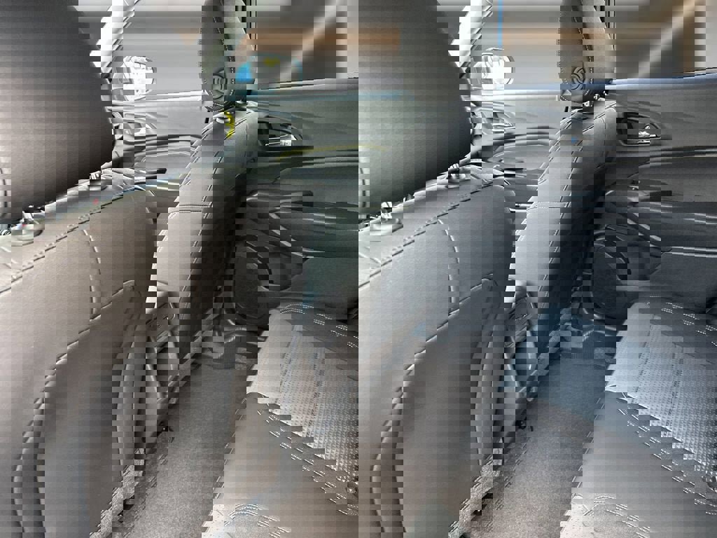 New 2026 Chevrolet Trax LT image 12