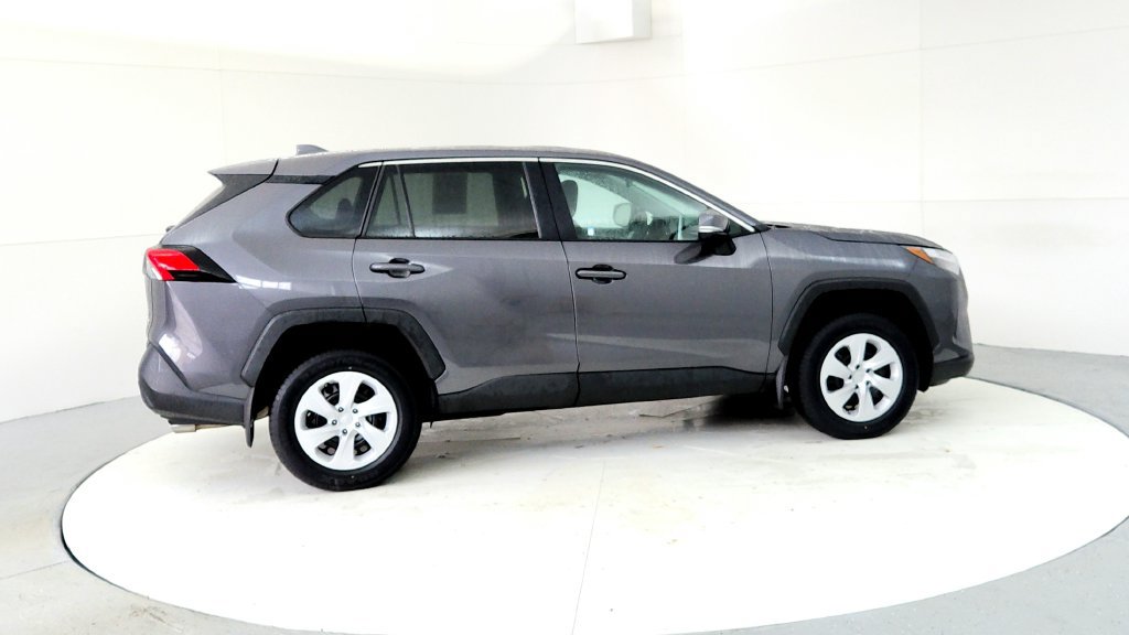 Certified 2024 Toyota RAV4 LE AWD/4WD image 6