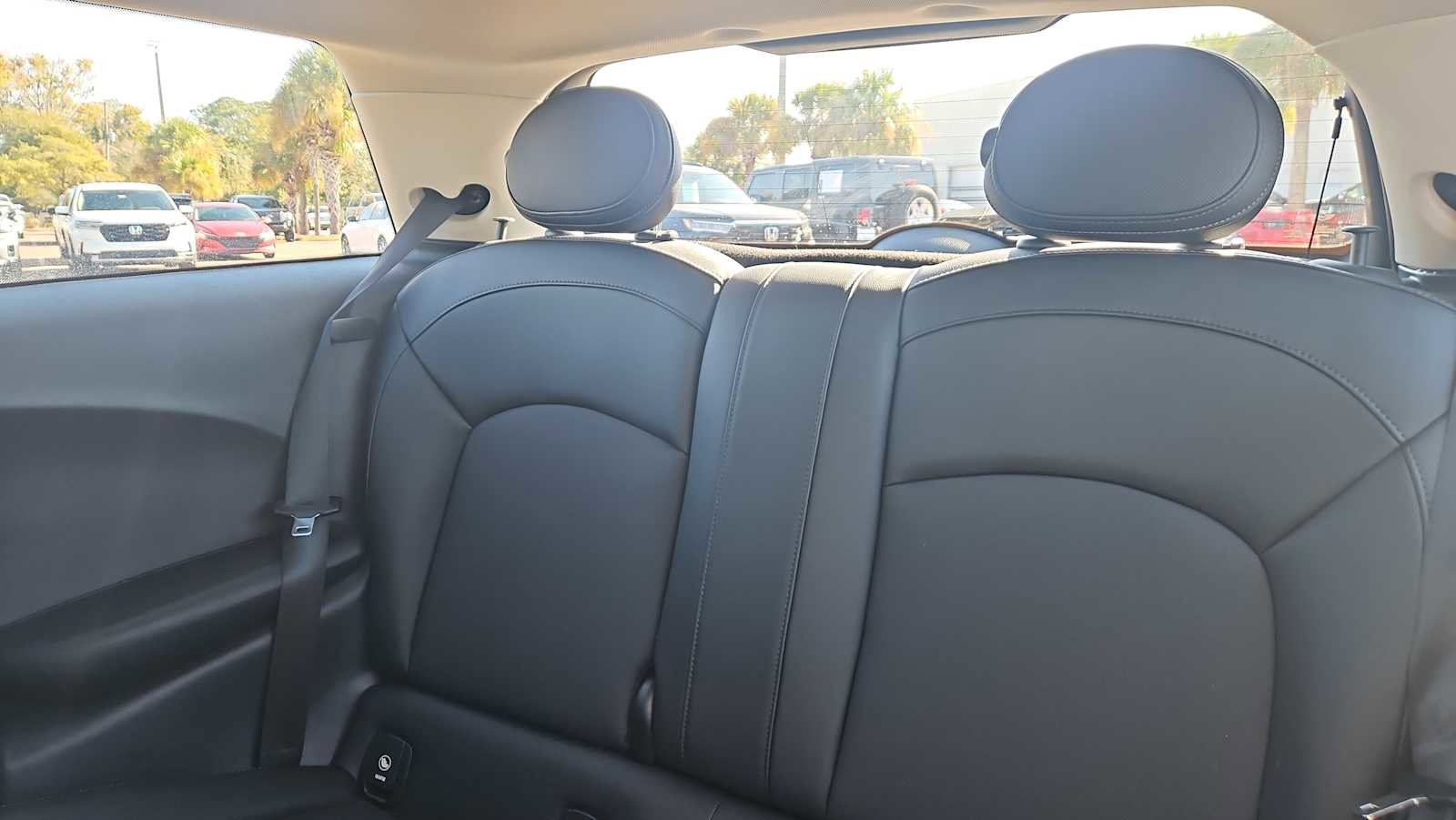 Used 2019 MINI Cooper 2-Door Hardtop image 25