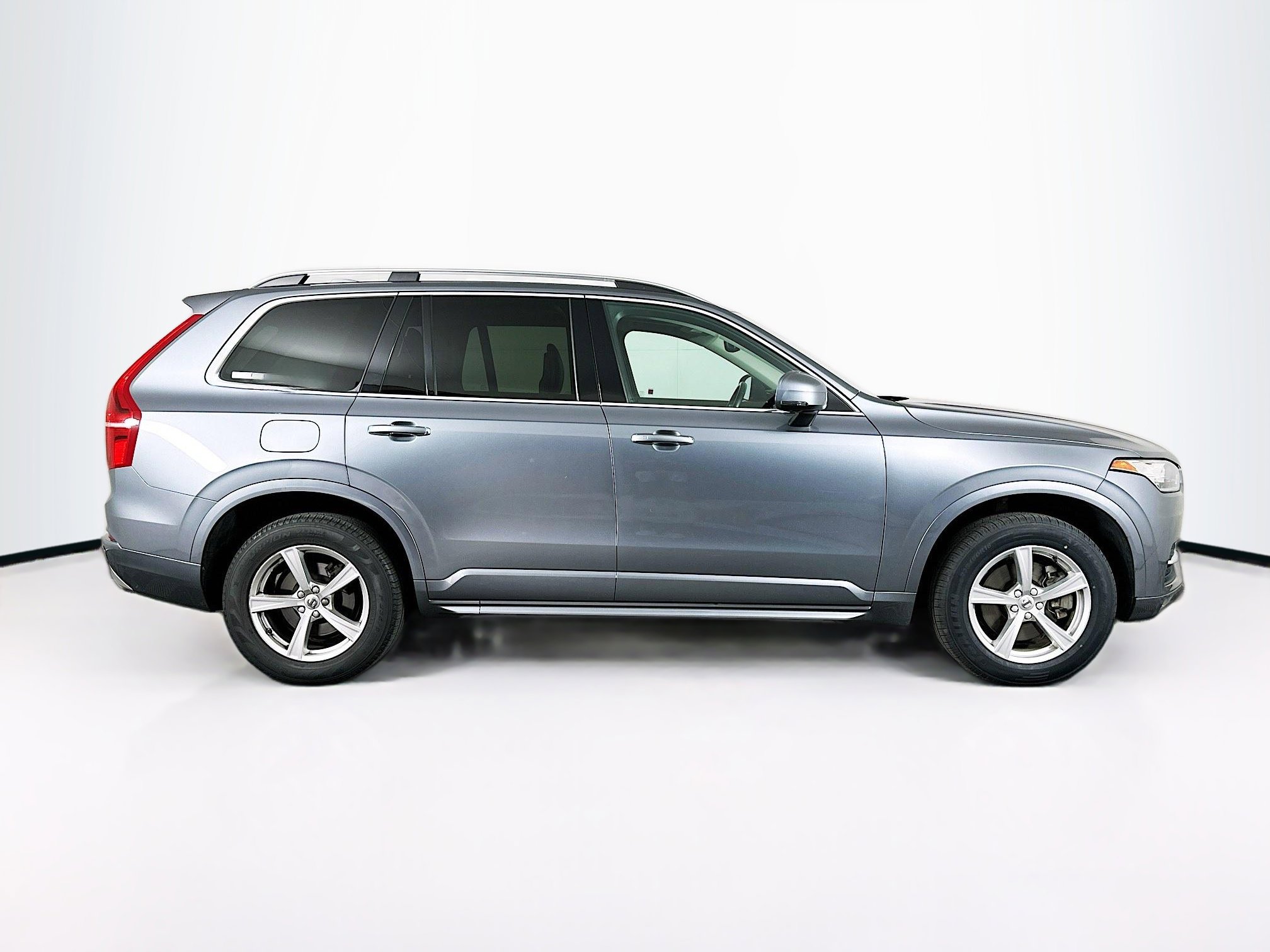 Used 2016 Volvo XC90 T5 Momentum image 10