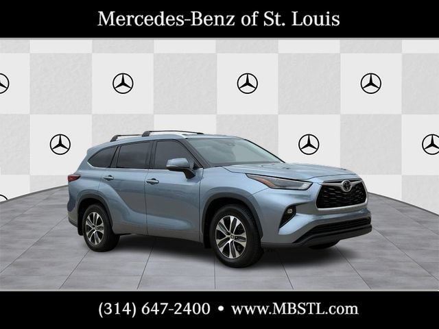Used 2022 Toyota Highlander XLE FWD video 1