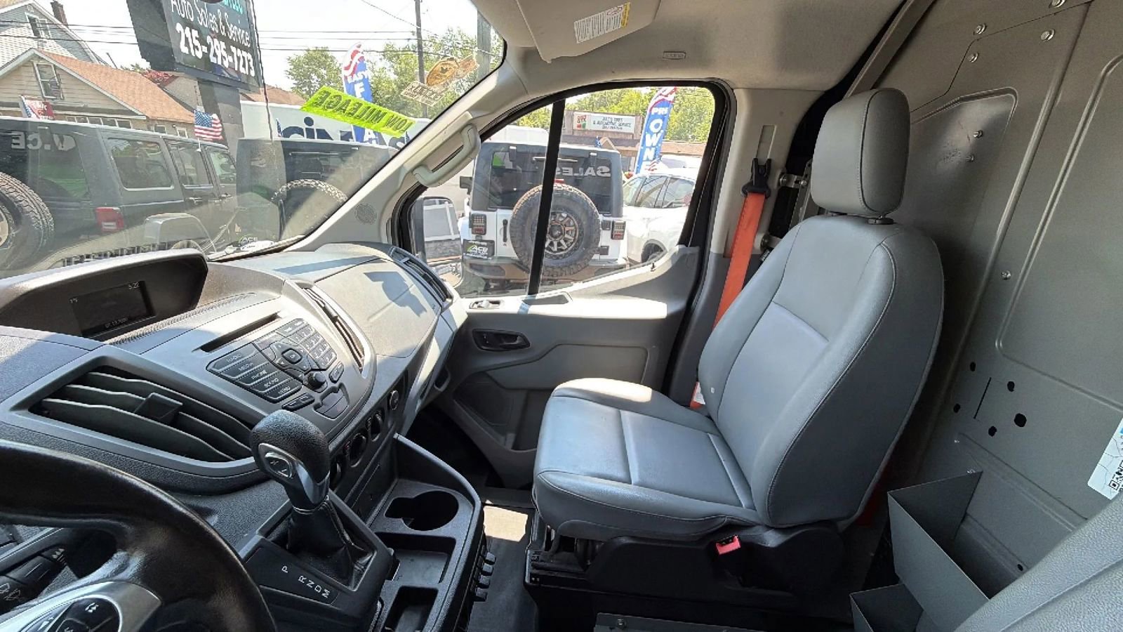 Used 2019 Ford Transit 150 130 Low Roof w/ Exterior Upgrade Package RWD image 18