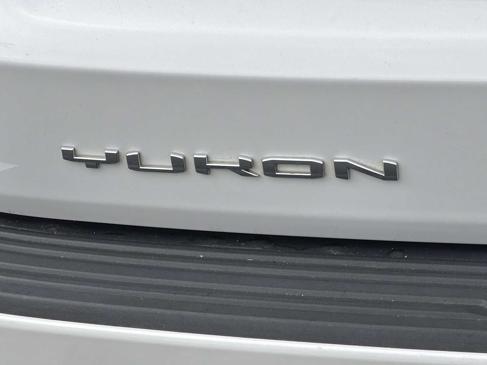 Used 2023 GMC Yukon XL SLT image 31