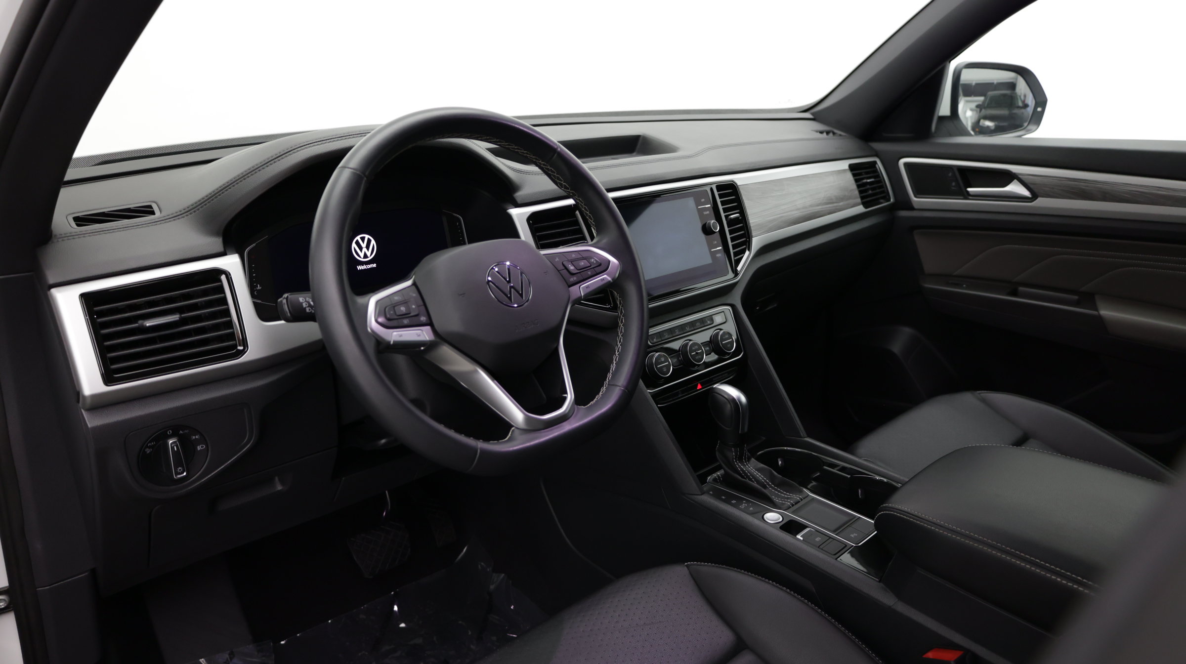 Used 2023 Volkswagen Atlas Cross Sport SE FWD image 12