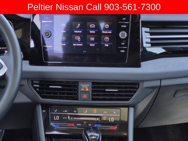 Used 2025 Volkswagen Jetta SE image 24