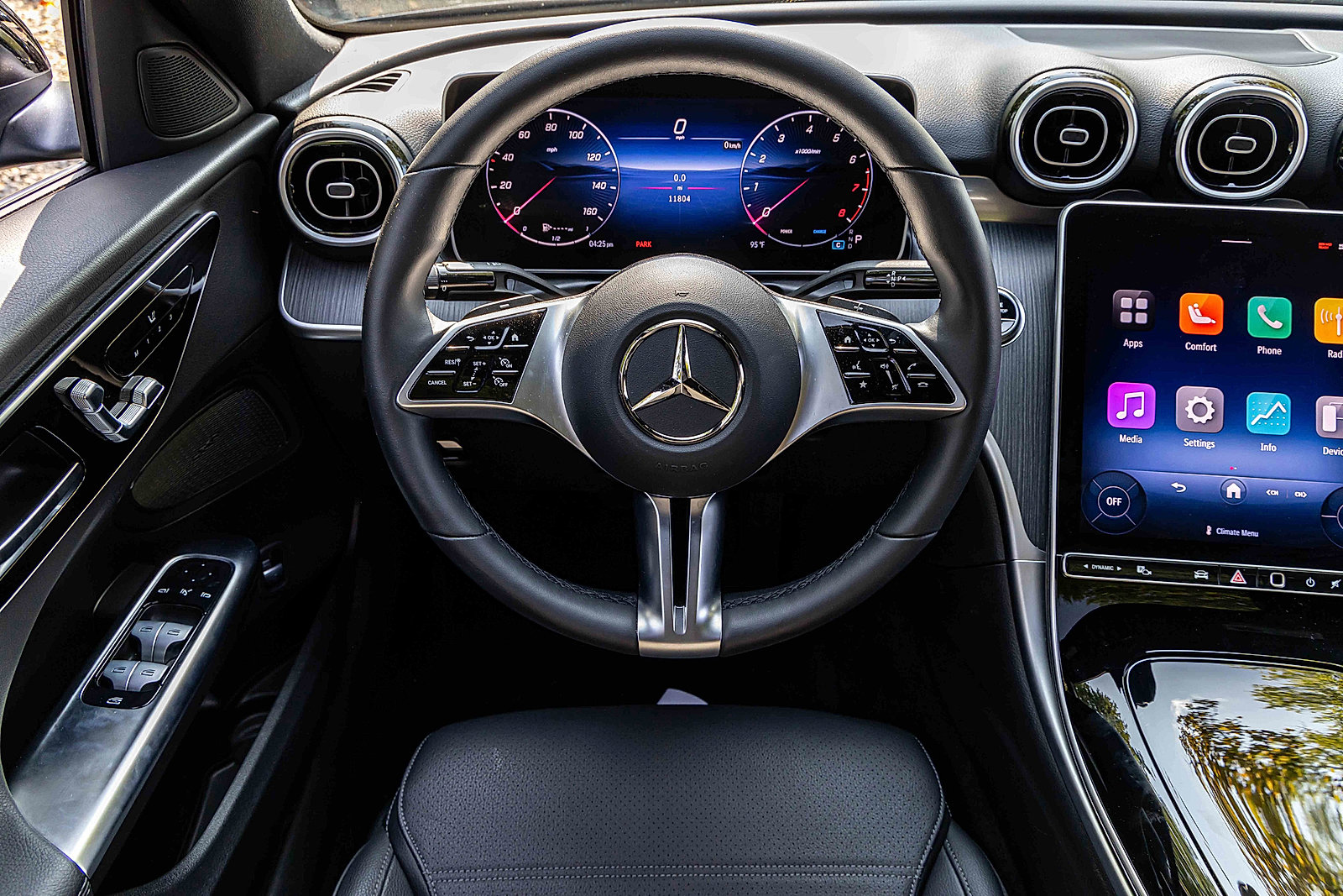 Used 2025 Mercedes-Benz C 300 4MATIC Sedan image 16