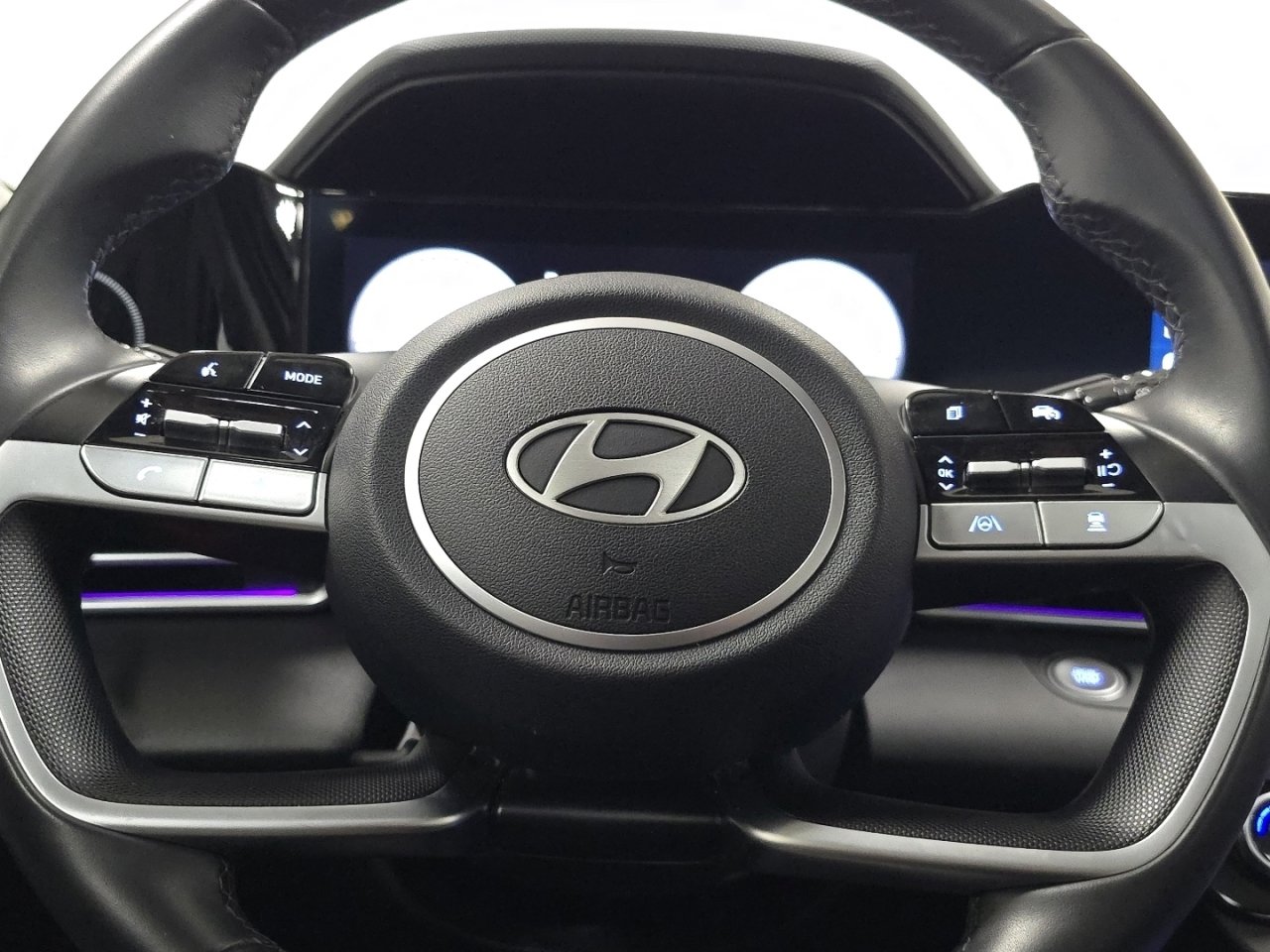 Used 2025 Hyundai Elantra SEL image 28