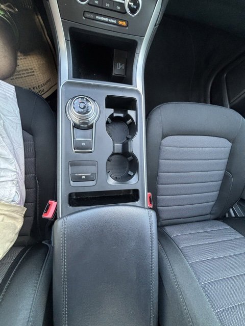 Used 2021 Ford Edge SE image 20