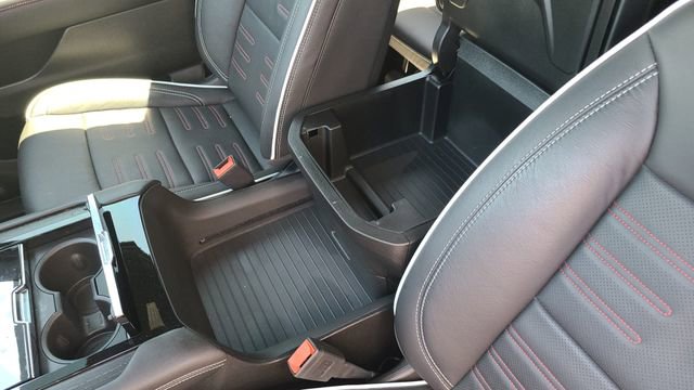 Used 2025 GMC Yukon AT4 Ultimate AWD/4WD image 16