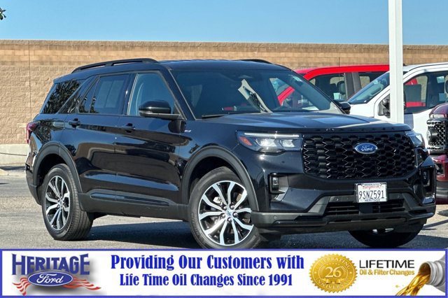 Used 2025 Ford Explorer ST-Line AWD/4WD image 2