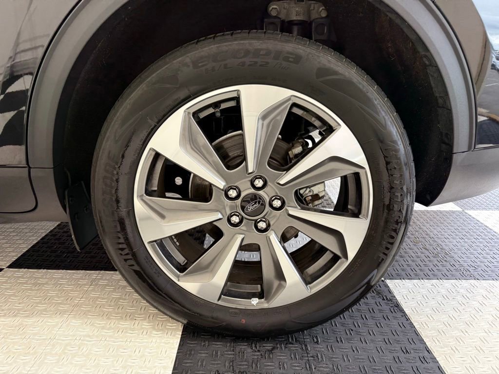 Used 2024 Ford Escape Platinum image 11