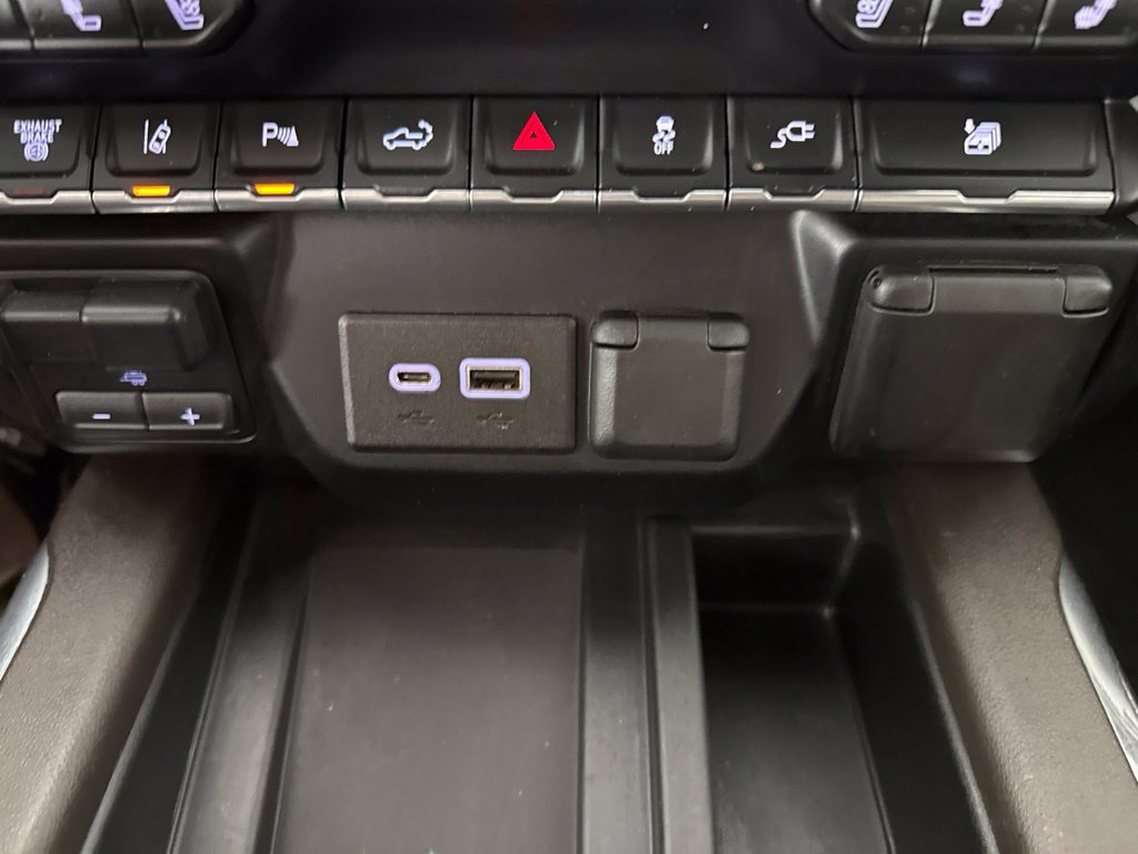 Used 2020 Chevrolet Silverado 2500 LTZ w/ LTZ Plus Package AWD/4WD image 21